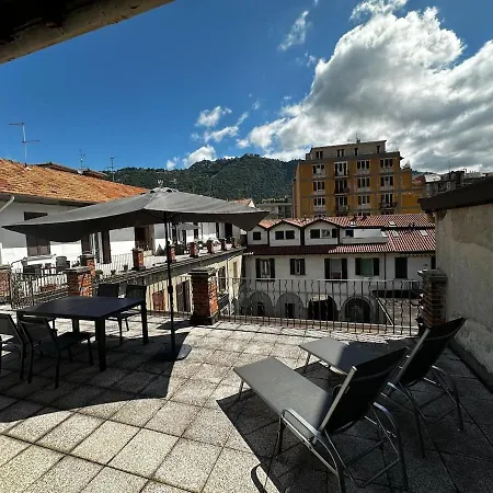 Near Downtown Apartment Como