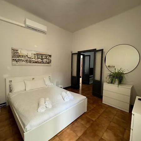 Near Downtown Apartment Como