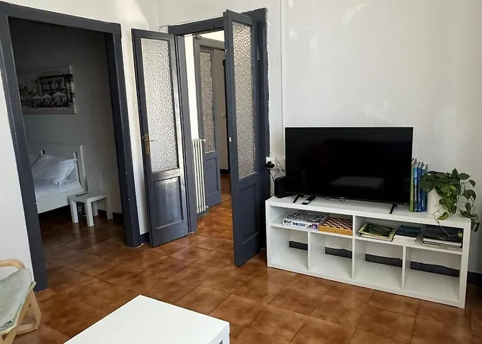 Near Downtown * Como